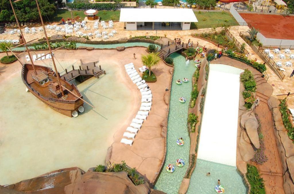 Piazza Diroma - Cortesia Park Diroma, Splash E Slide Caldas Novas Ngoại thất bức ảnh