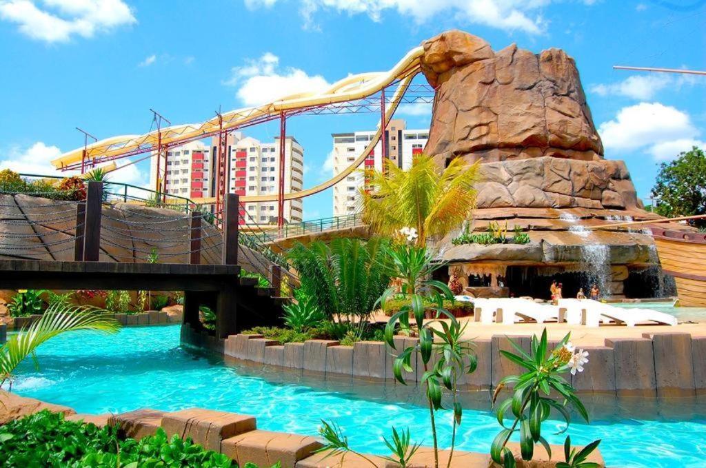 Piazza Diroma - Cortesia Park Diroma, Splash E Slide Caldas Novas Ngoại thất bức ảnh