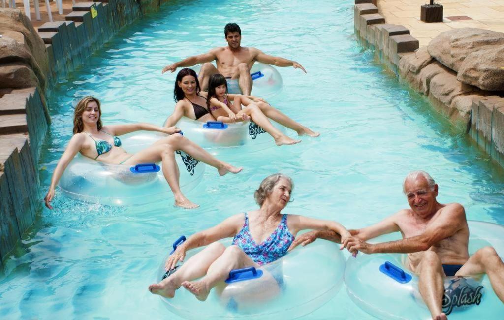 Piazza Diroma - Cortesia Park Diroma, Splash E Slide Caldas Novas Ngoại thất bức ảnh
