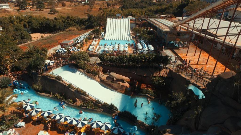 Piazza Diroma - Cortesia Park Diroma, Splash E Slide Caldas Novas Ngoại thất bức ảnh