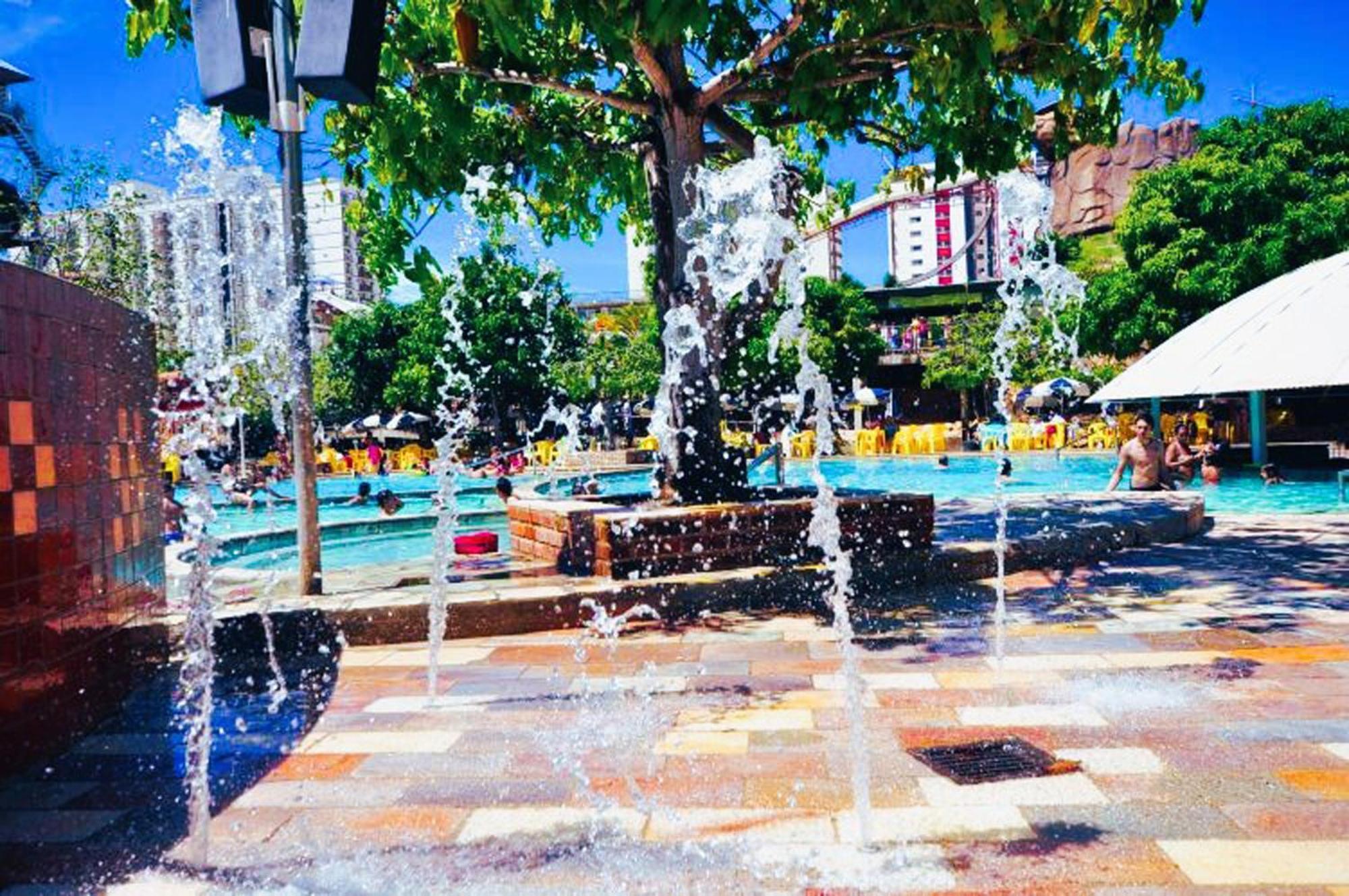 Piazza Diroma - Cortesia Park Diroma, Splash E Slide Caldas Novas Ngoại thất bức ảnh